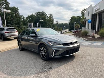 Used 2025 Volkswagen Jetta SE