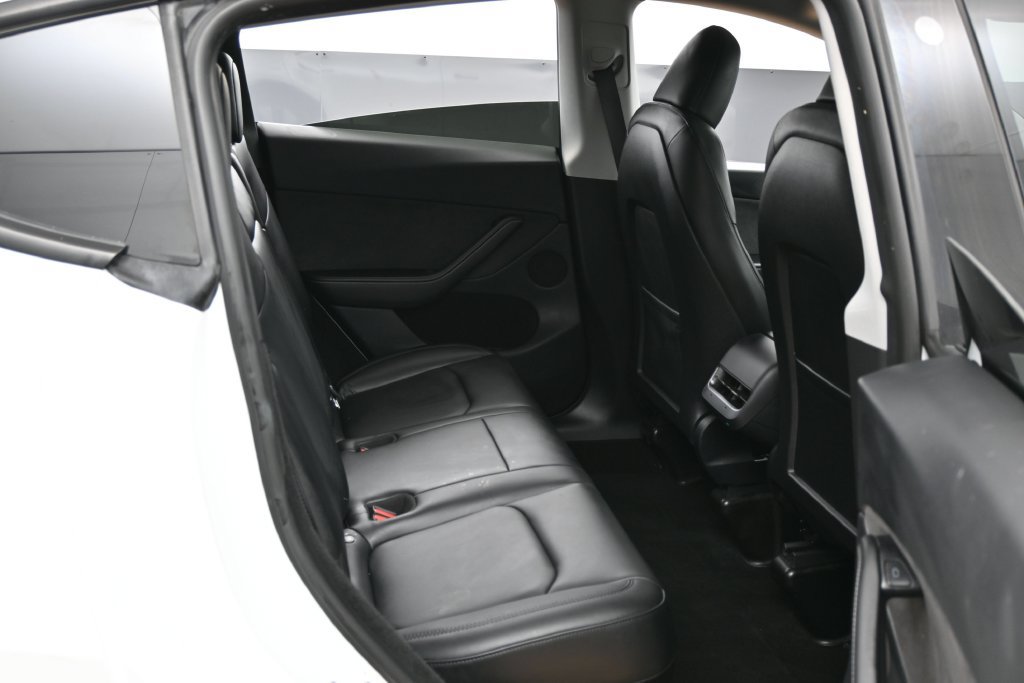 Used 2023 Tesla Model Y Long Range AWD/4WD image 38