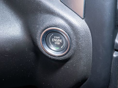 Used 2021 Chevrolet Silverado 1500 LT RWD image 29
