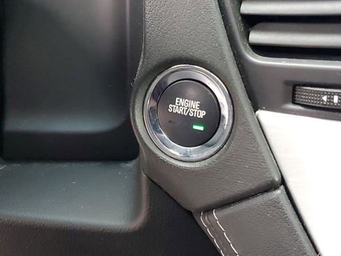 Used 2017 GMC Yukon SLT w/ Premium Edition image 18