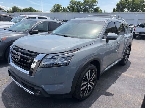 Used 2023 Nissan Pathfinder Platinum w/ Cargo Package AWD/4WD image 1