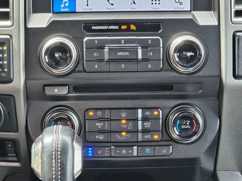 Used 2018 Ford F150 Raptor w/ Equipment Group 802A Luxury image 30