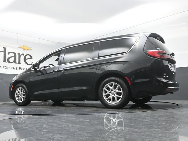 Used 2023 Chrysler Pacifica Touring-L FWD image 59