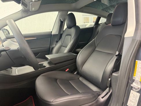 Used 2022 Tesla Model 3 image 9
