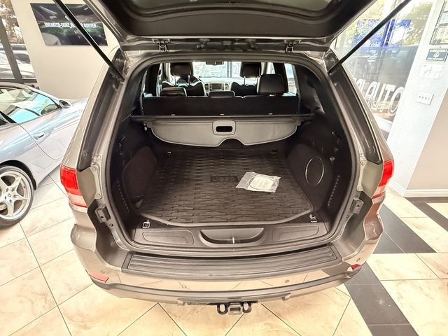 Used 2012 Jeep Grand Cherokee Laredo AWD/4WD image 16