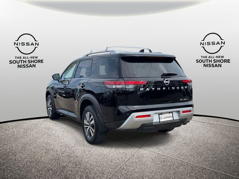 Used 2025 Nissan Pathfinder SL AWD/4WD image 7