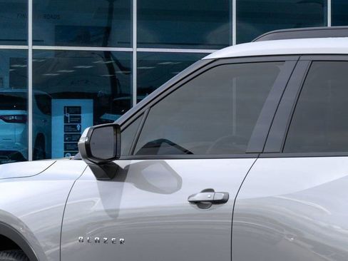New 2025 Chevrolet Blazer LT image 12