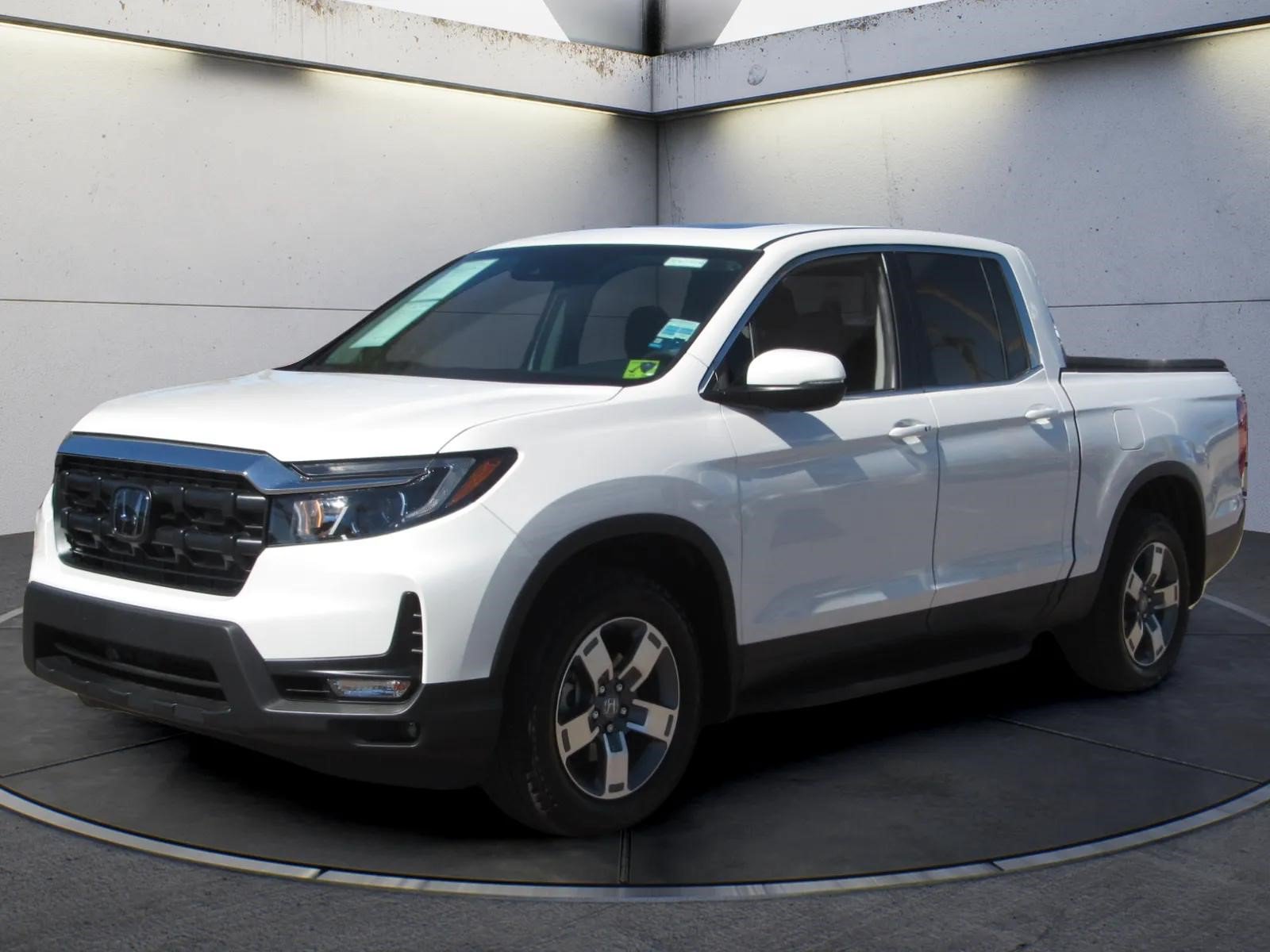 Certified 2025 Honda Ridgeline RTL image 1