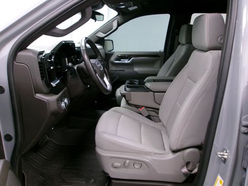 Used 2024 GMC Sierra 1500 SLE w/ Preferred Package AWD/4WD image 8