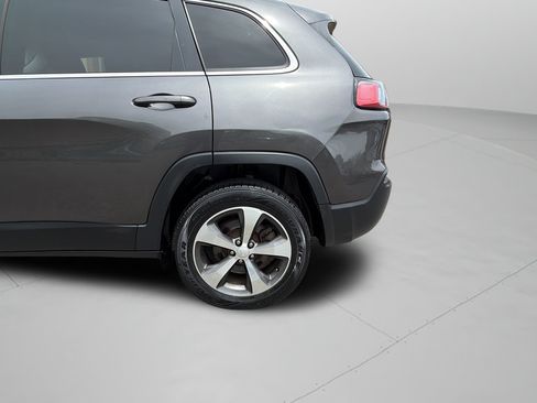 Used 2019 Jeep Cherokee Limited AWD/4WD image 34