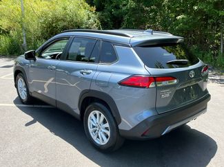 Used 2022 Toyota Corolla Cross LE AWD/4WD video 3