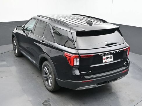 Used 2025 Ford Explorer Active w/ Active Comfort Package AWD/4WD image 40
