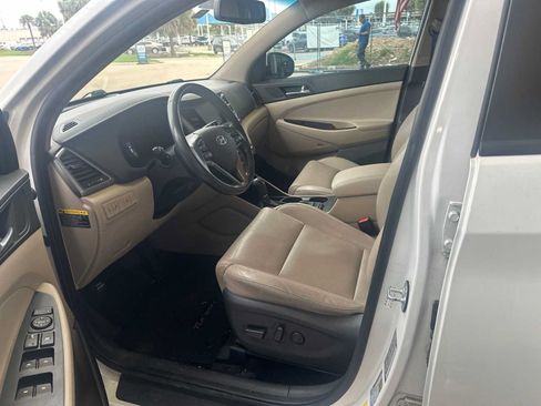 Used 2017 Hyundai Tucson SE Plus w/ Cargo Package FWD image 6