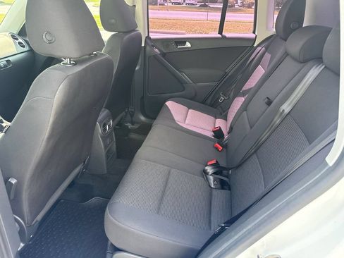 Used 2017 Volkswagen Tiguan S FWD image 10
