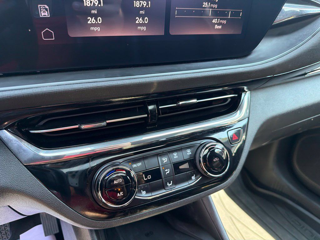 Used 2025 Buick Envista Sport Touring w/ Convenience I Package FWD image 29