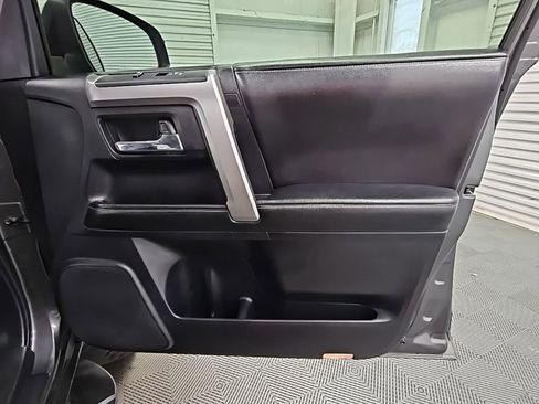 Used 2014 Toyota 4Runner SR5 image 37