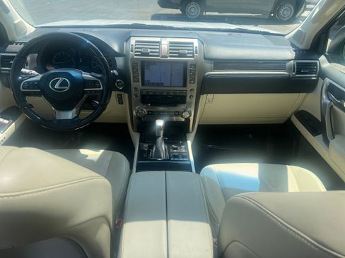 Used 2020 Lexus GX 460 Luxury w/ Luxury Sport Package AWD/4WD image 16