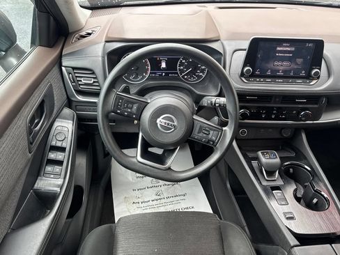 Used 2021 Nissan Rogue S FWD image 3