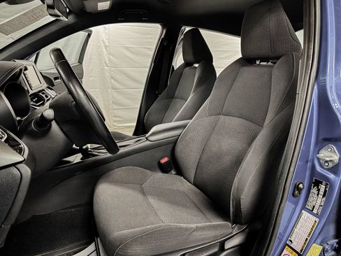 Used 2018 Toyota C-HR XLE FWD image 9