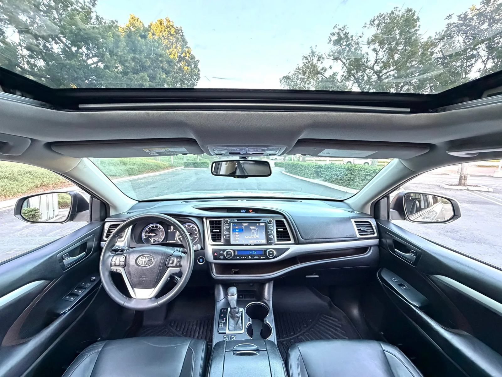 Used 2016 Toyota Highlander XLE FWD image 17
