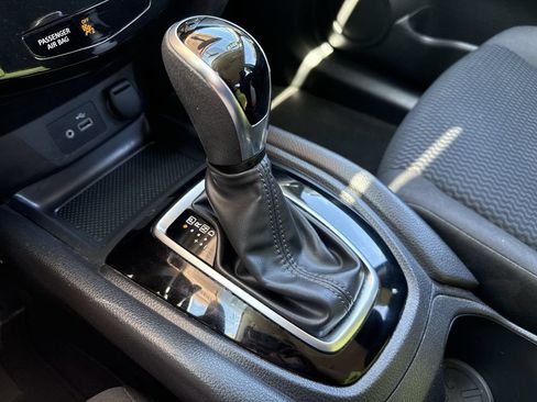 Used 2019 Nissan Rogue Sport S FWD image 19