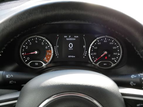 Used 2023 Jeep Renegade Latitude w/ Premium Group image 21