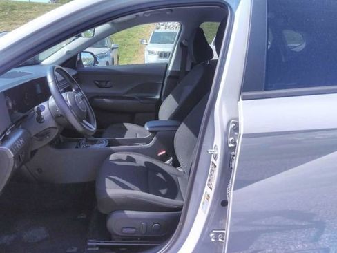 Used 2024 Hyundai Kona SEL image 3