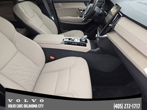 New 2026 Volvo XC90 B6 Plus w/ Protection Package Premier image 13