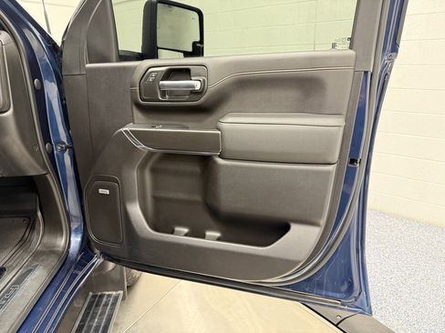 Used 2023 GMC Sierra 2500 AT4 image 24