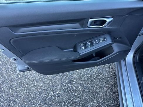 Used 2023 Honda Civic Sport image 6