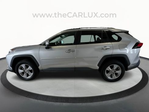 Used 2022 Toyota RAV4 XLE AWD/4WD image 4