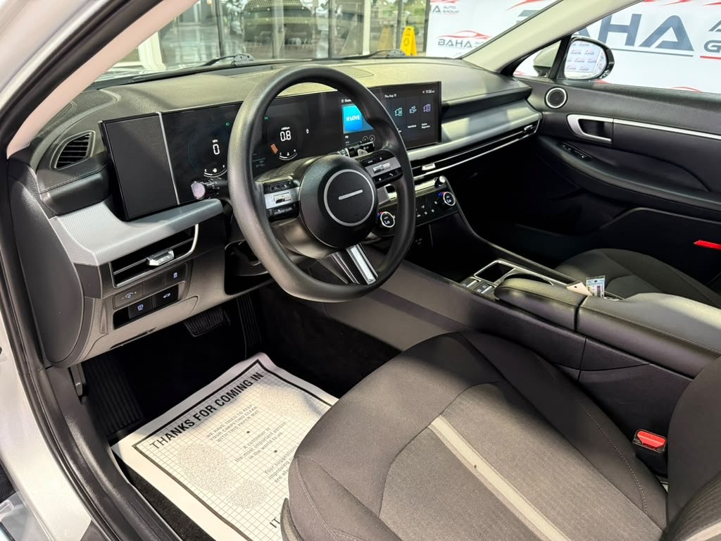 Used 2025 Hyundai Sonata SEL FWD image 31