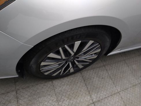 Used 2024 Nissan Altima 2.5 SV image 31