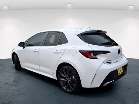 Used 2025 Toyota Corolla XSE image 11