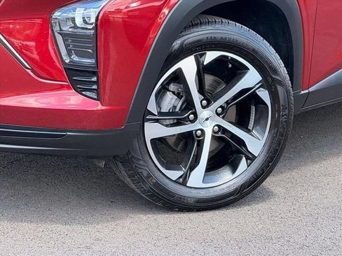 Used 2025 Chevrolet Trax RS FWD image 31