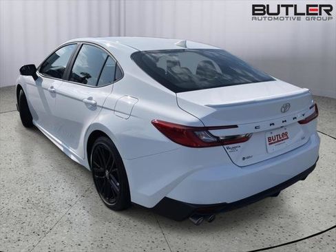 Certified 2025 Toyota Camry SE image 3