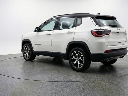 Used 2025 Jeep Compass Limited image 6