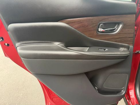 Used 2019 Nissan Murano Platinum w/ Cargo Package image 17