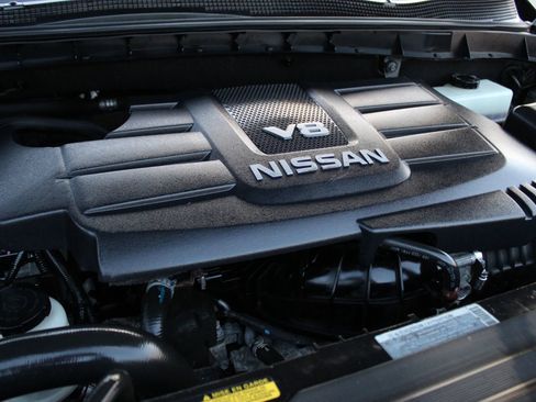 Used 2017 Nissan Titan Platinum Reserve image 32