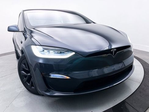 Used 2023 Tesla Model X image 3