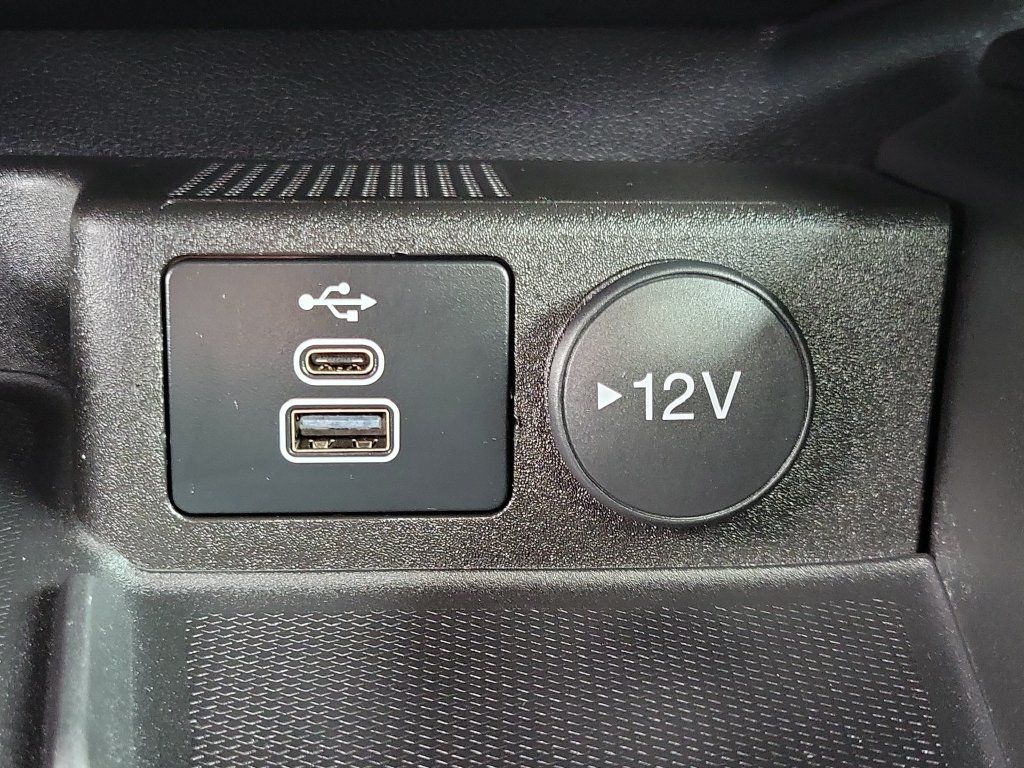 Used 2024 Ford Escape Platinum w/ Class II Trailer Tow Package AWD/4WD image 30