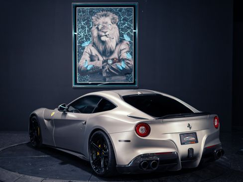 Used 2015 Ferrari F12 Berlinetta RWD image 38