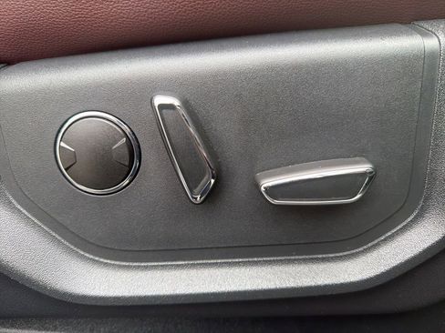 Certified 2024 Ford Expedition Limited image 31