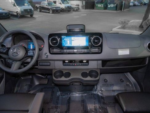 New 2026 Mercedes-Benz Sprinter 2500 image 18
