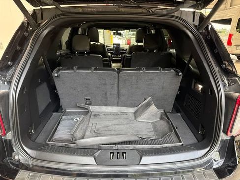 Used 2022 Ford Explorer ST w/ ST Street Pack AWD/4WD image 9