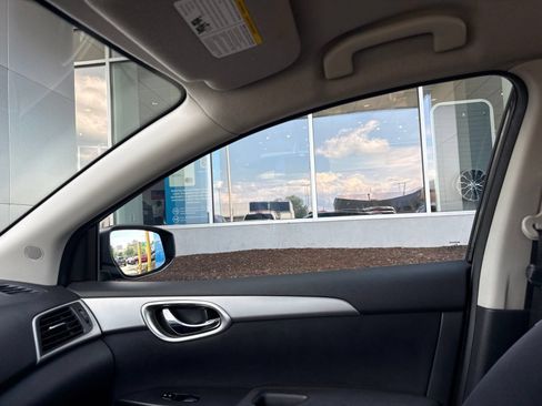 Used 2013 Nissan Sentra SV FWD image 21