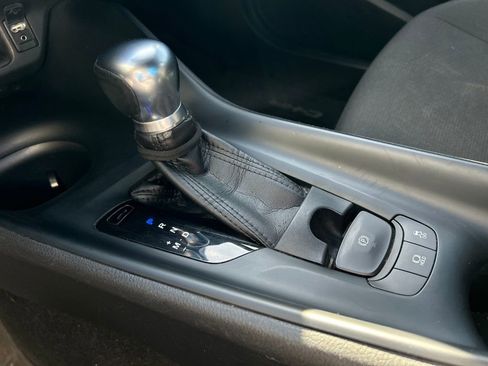 Used 2018 Toyota C-HR image 19