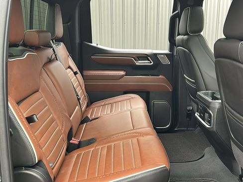 Used 2025 GMC Sierra 1500 Denali Ultimate image 42