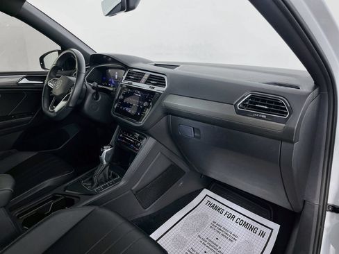 Used 2023 Volkswagen Tiguan SE R-Line FWD image 33
