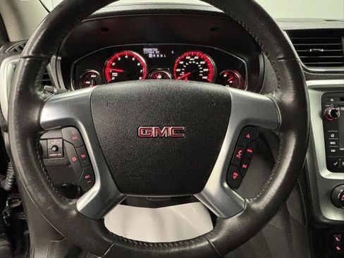 Used 2015 GMC Acadia SLE image 19